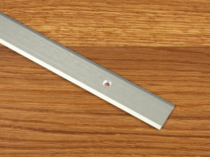 Přechodová lišta šroubovací plochá Küberit 442 Platinum F1G kartáč